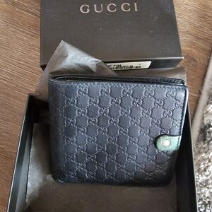 Gucci bifold wallet